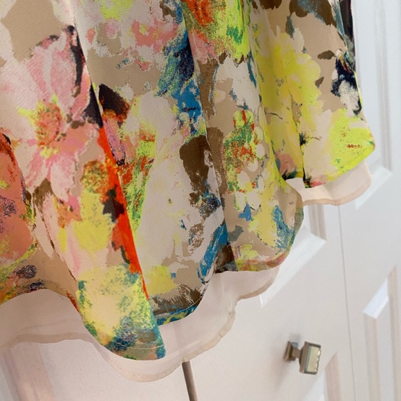 ASTR The Label - 💛 NEON Splash Floral Tank - Picture 4 of 8